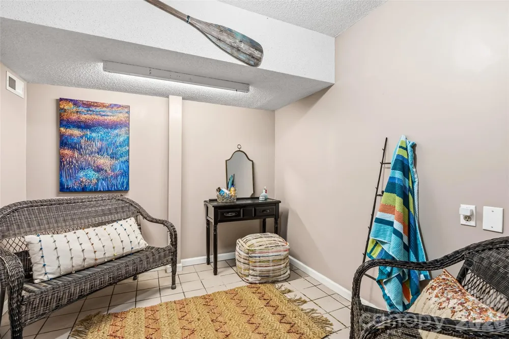 16 Canterbury Drive Arden, NC 28704