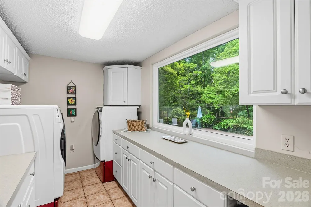 16 Canterbury Drive Arden, NC 28704