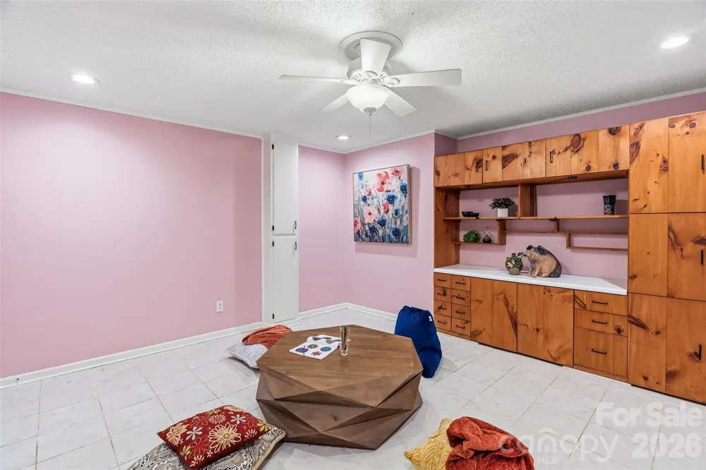16 Canterbury Drive Arden, NC 28704