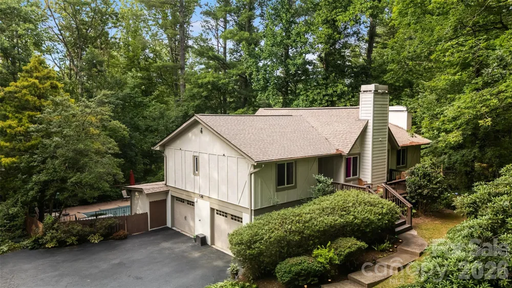 16 Canterbury Drive Arden, NC 28704