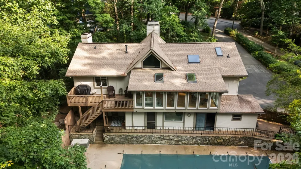16 Canterbury Drive Arden, NC 28704