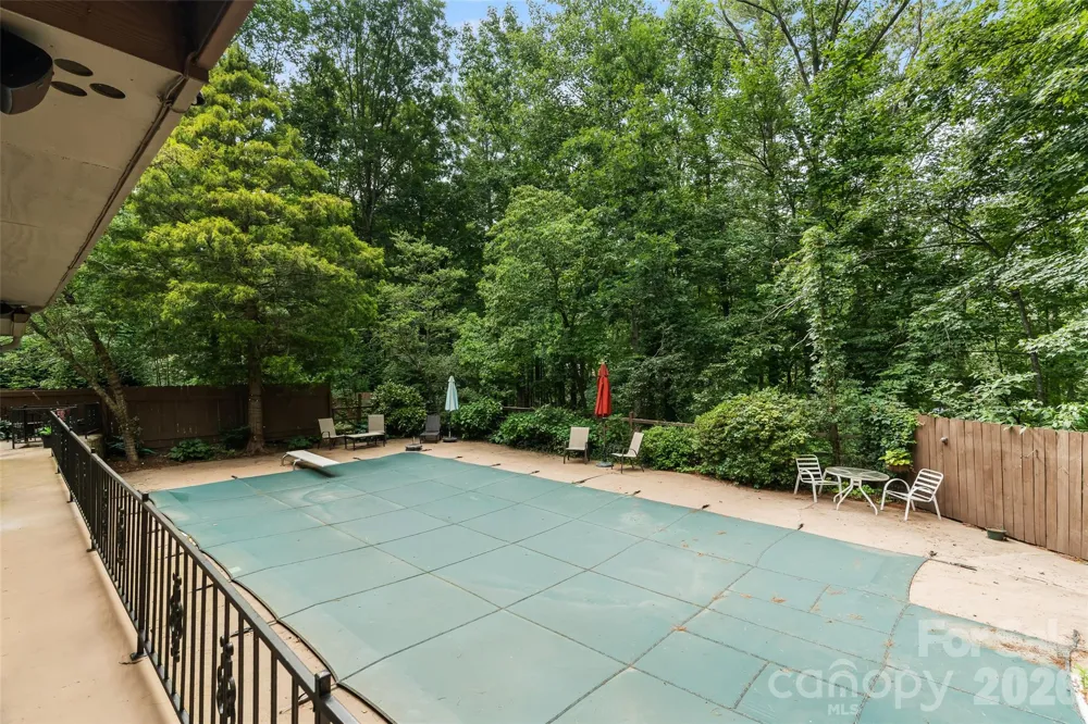 16 Canterbury Drive Arden, NC 28704