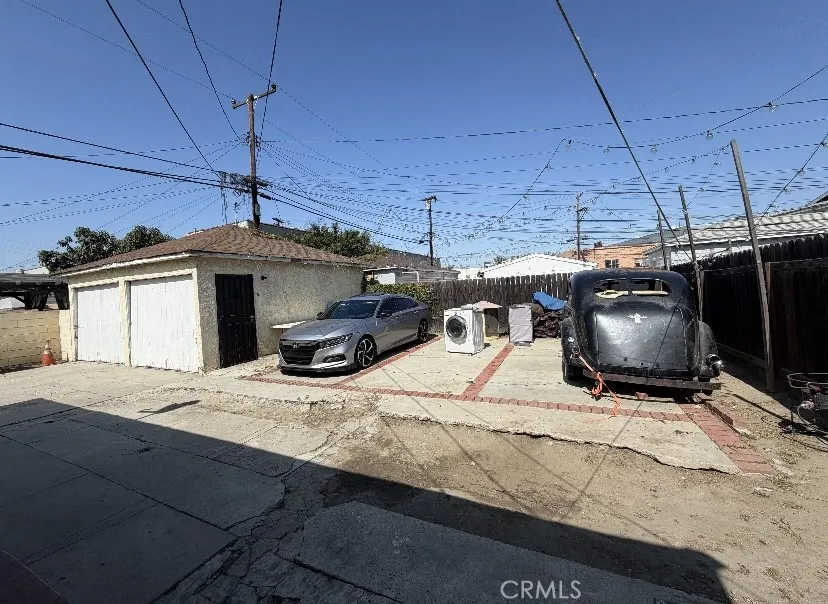 11415 California Lynwood, CA 90262