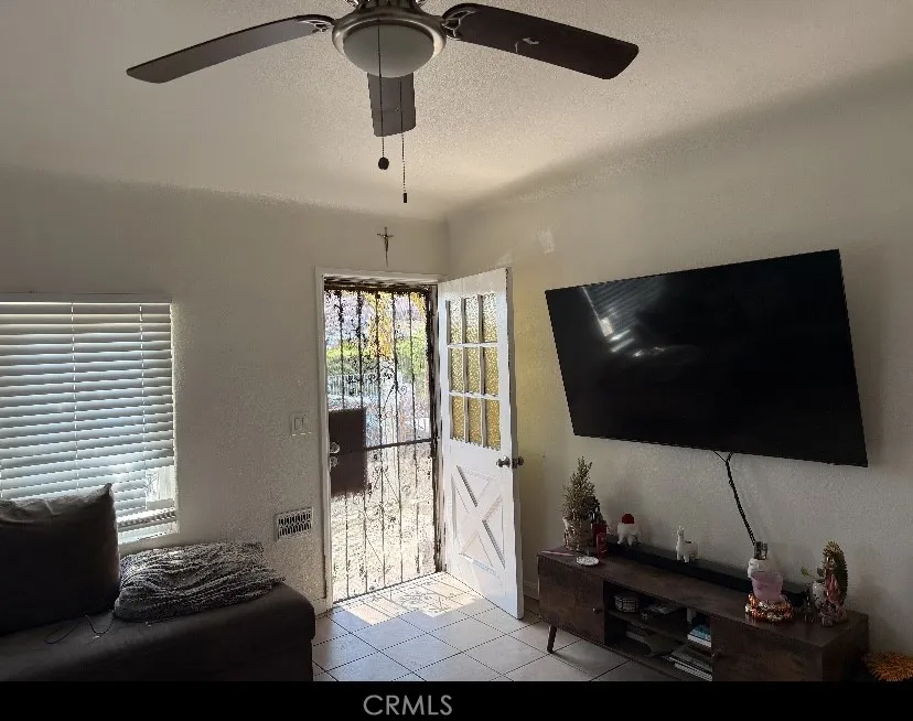 11415 California Lynwood, CA 90262