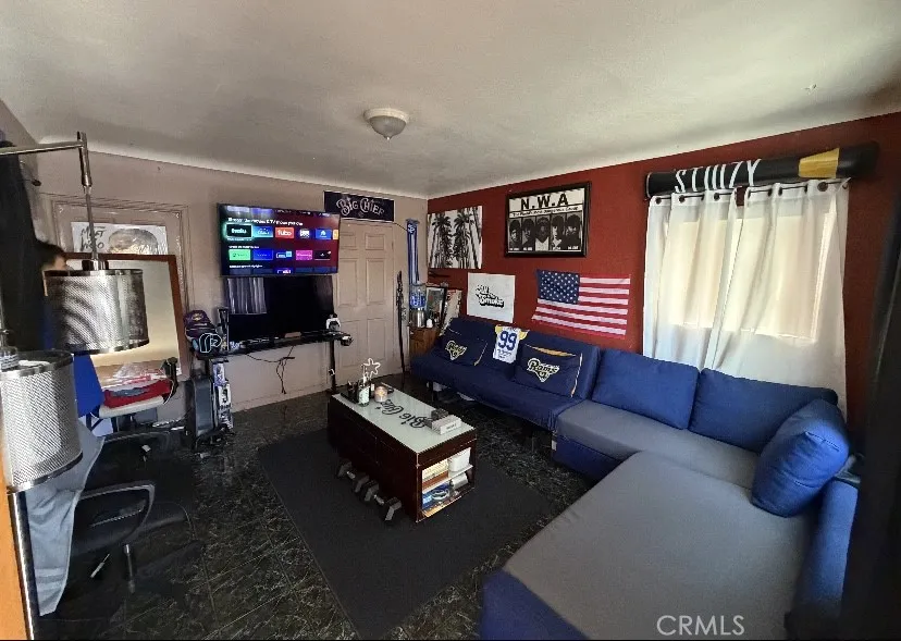 11415 California Lynwood, CA 90262