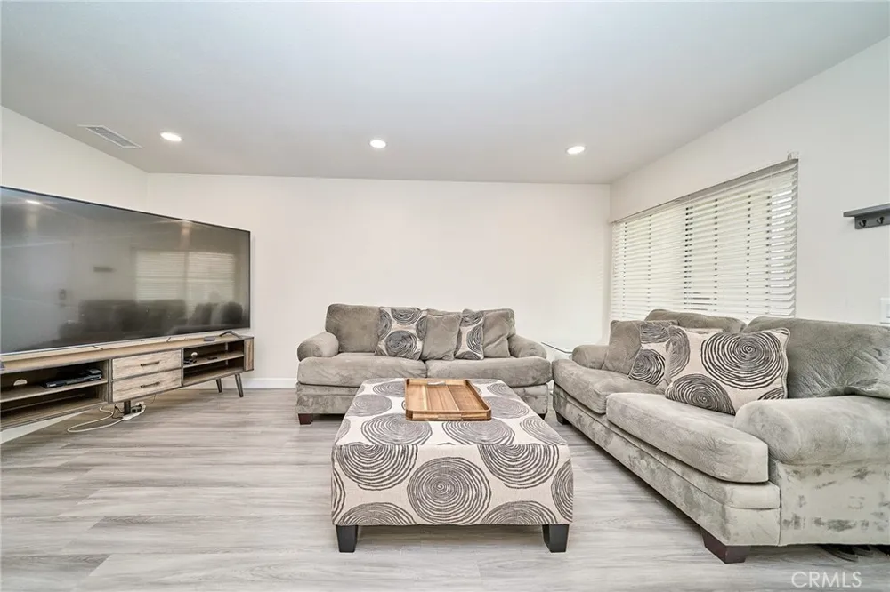 2346 Coventry Cir., #18 Fullerton, CA 92833