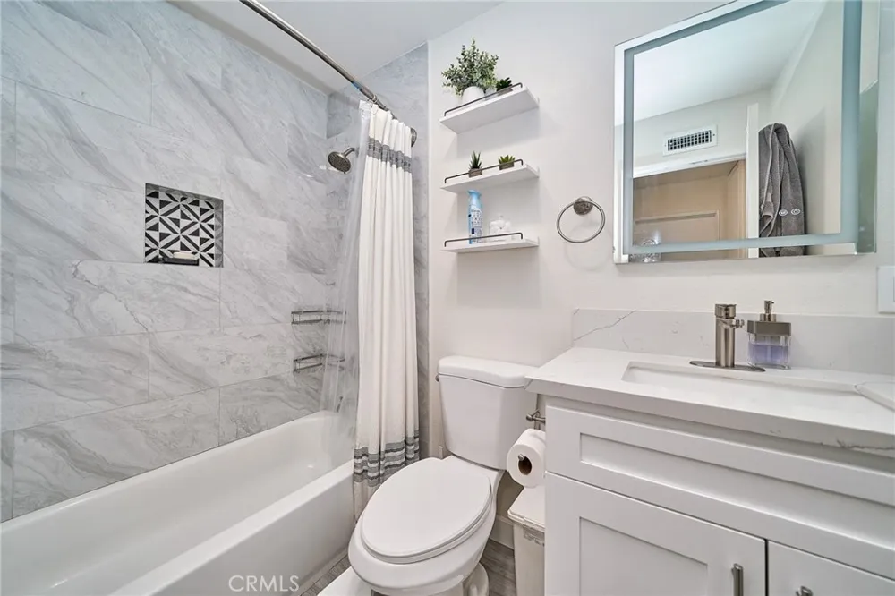 2346 Coventry Cir., #18 Fullerton, CA 92833