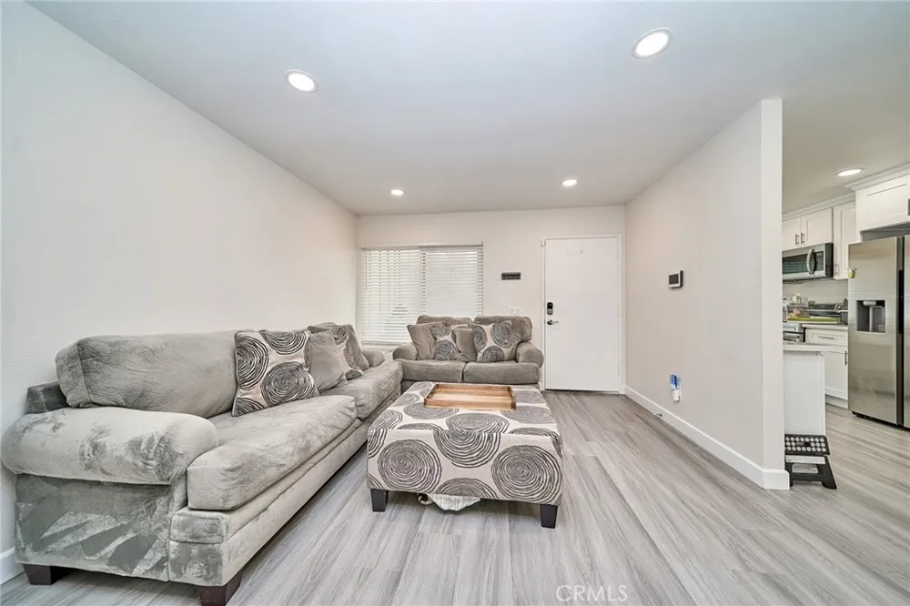 2346 Coventry Cir., #18 Fullerton, CA 92833