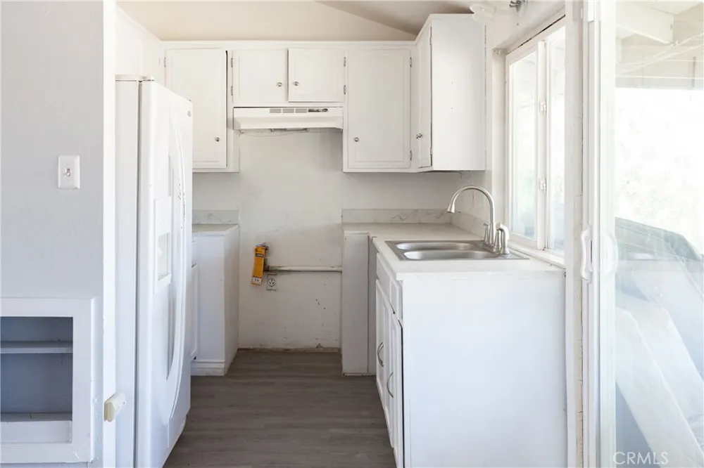 21108 79th California City, CA 93505