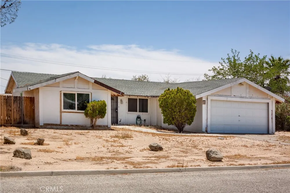 21108 79th California City, CA 93505