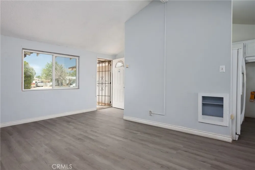 21108 79th California City, CA 93505