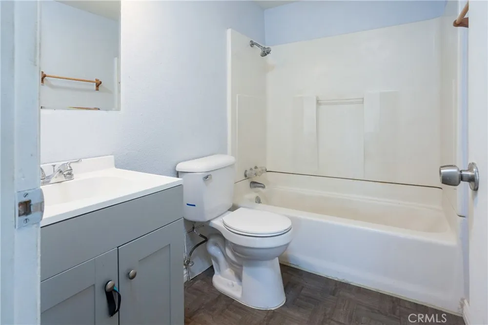 21108 79th California City, CA 93505