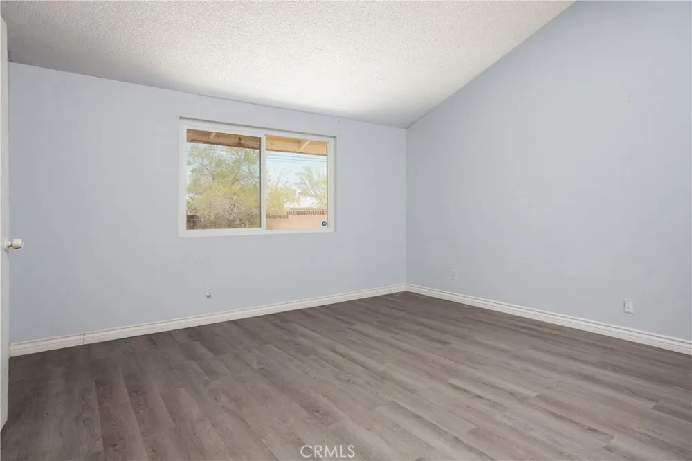 21108 79th California City, CA 93505