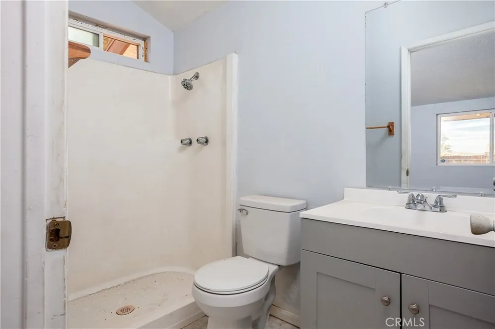 21108 79th California City, CA 93505