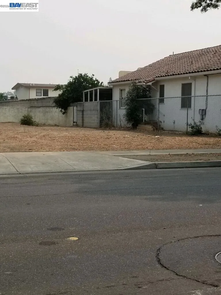 1458 Parker Ave Tracy, CA 95376