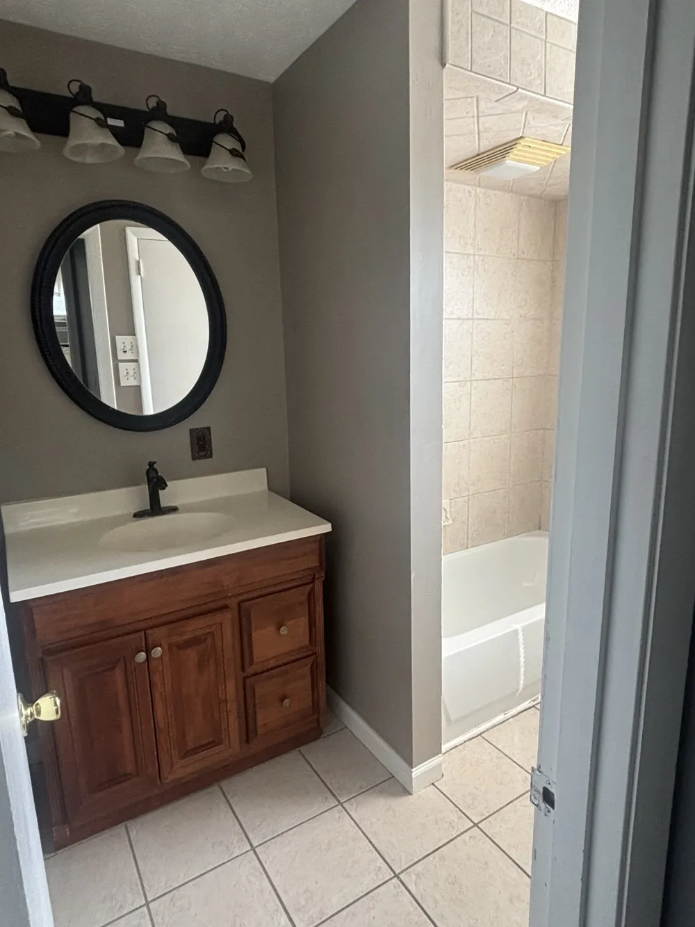 221 Bonnavue Dr Hermitage, TN 37076