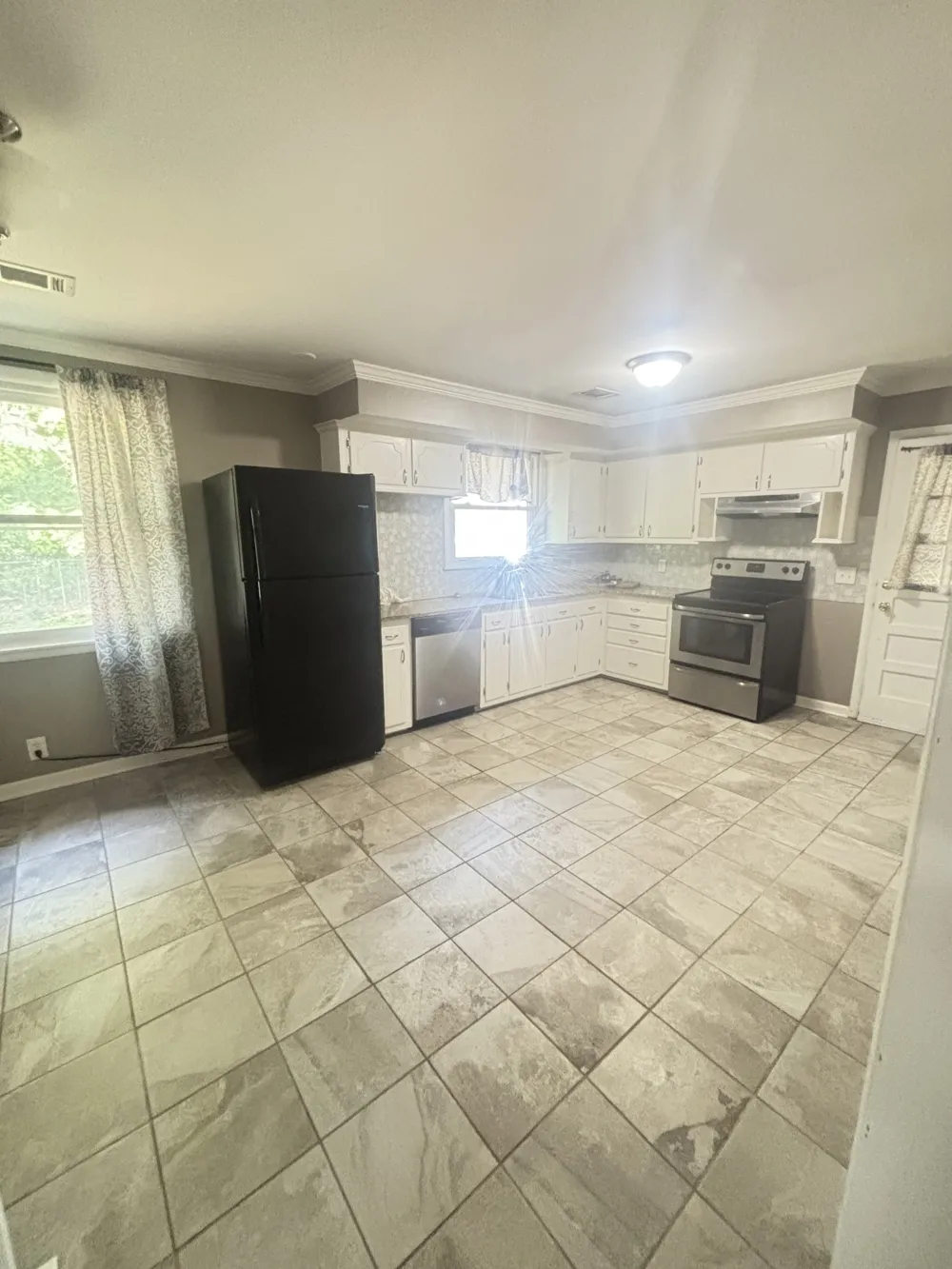 221 Bonnavue Dr Hermitage, TN 37076