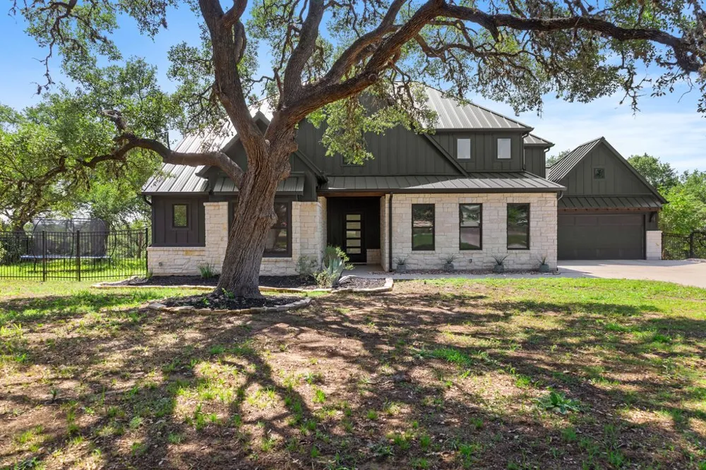 461 Crosswater Lane Dripping Springs, TX 78620