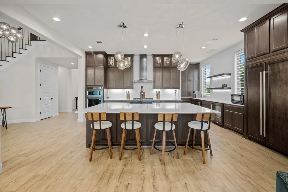 461 Crosswater Lane Dripping Springs, TX 78620