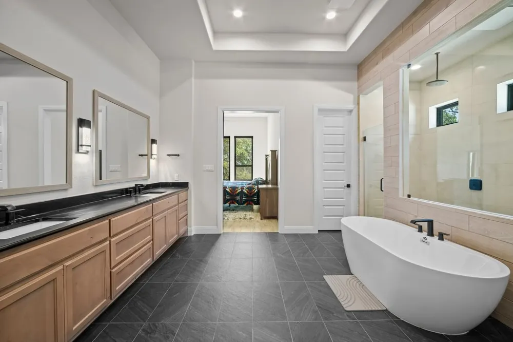 461 Crosswater Lane Dripping Springs, TX 78620
