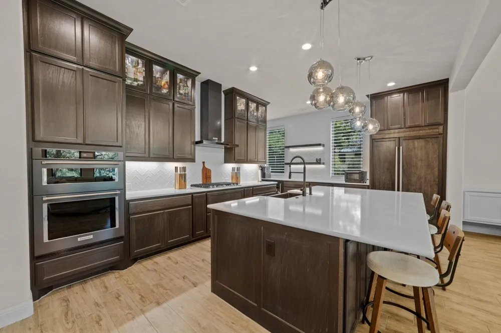 461 Crosswater Lane Dripping Springs, TX 78620