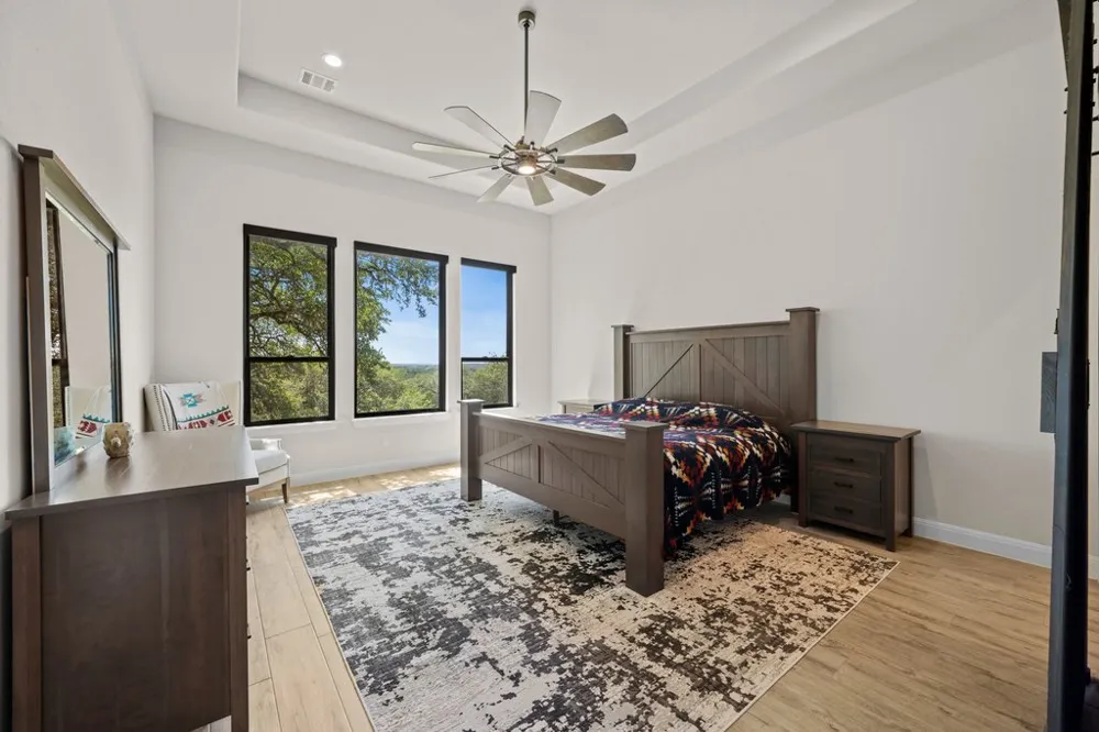461 Crosswater Lane Dripping Springs, TX 78620