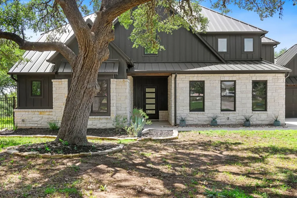 461 Crosswater Lane Dripping Springs, TX 78620