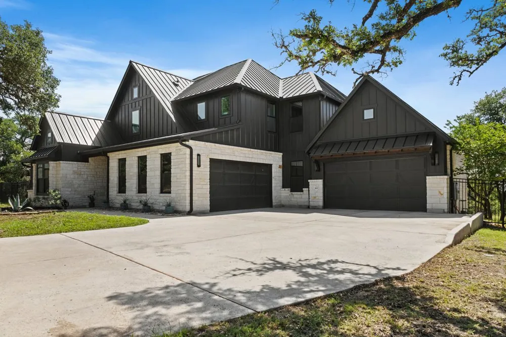 461 Crosswater Lane Dripping Springs, TX 78620
