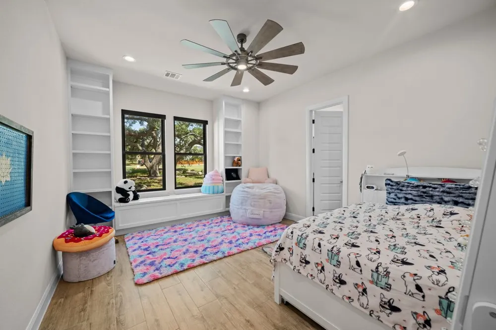461 Crosswater Lane Dripping Springs, TX 78620
