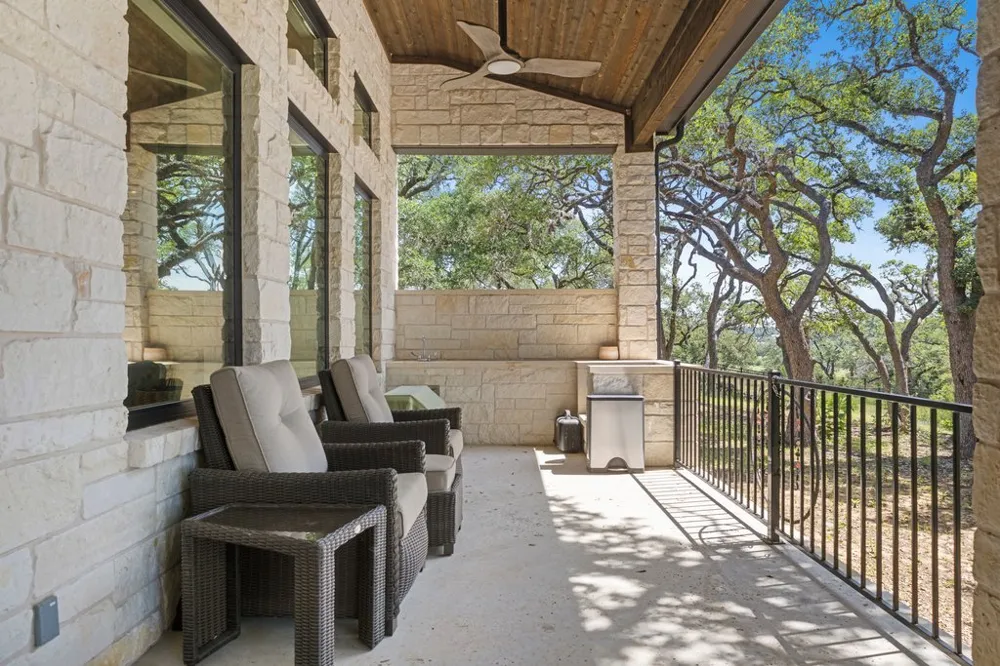 461 Crosswater Lane Dripping Springs, TX 78620