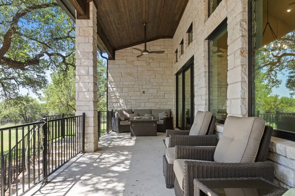 461 Crosswater Lane Dripping Springs, TX 78620