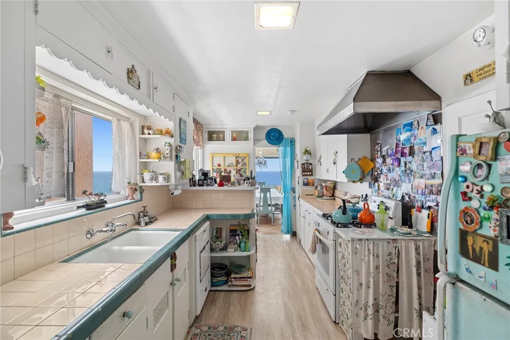1665 Viking Road Laguna Beach, CA 92651
