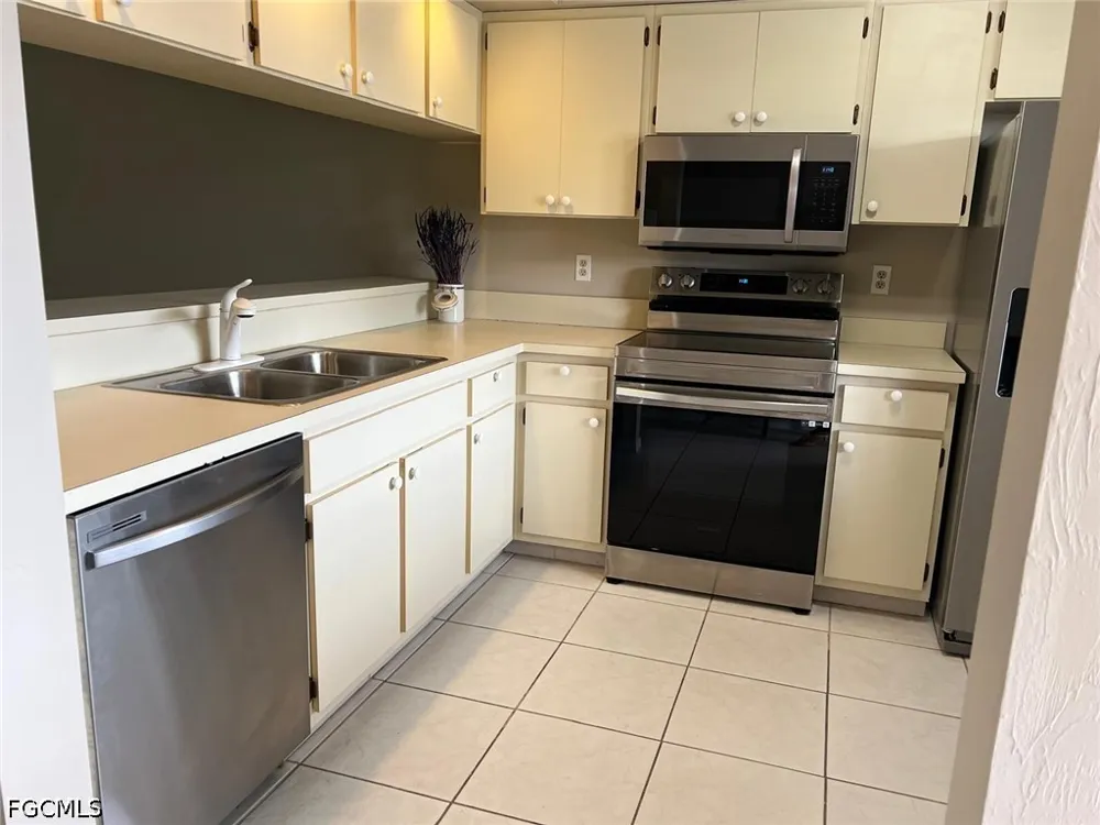 Cross Creek Court #408 Fort Myers, FL 33912