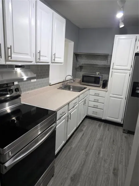 8065 SW 107th Ave #202