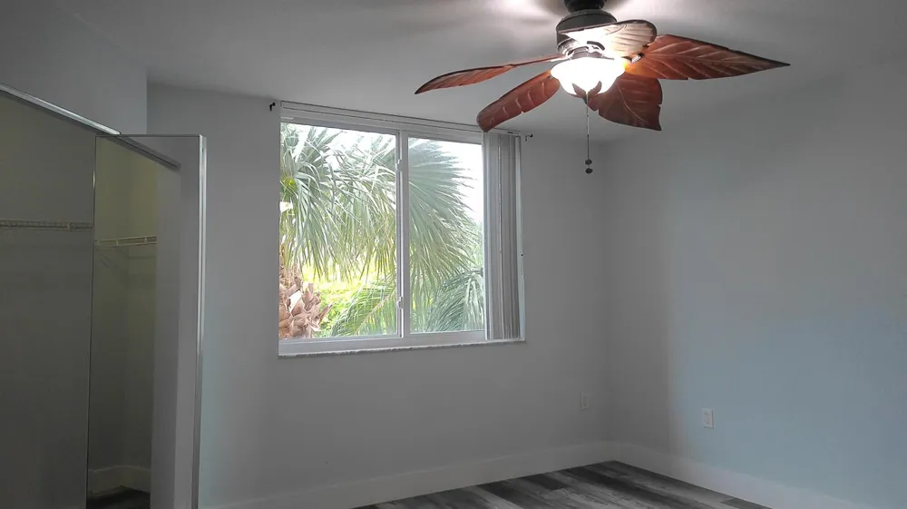 1000 Scotia Drive #304 Hypoluxo, FL 33462