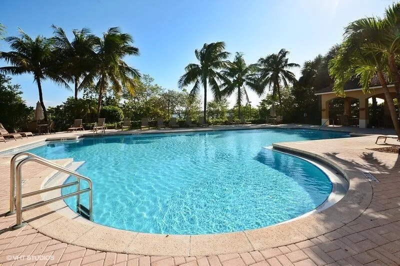 1000 Scotia Drive #304 Hypoluxo, FL 33462