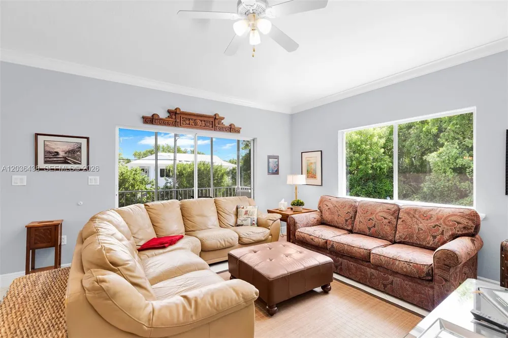 54 Tarpon Ave Key Largo, FL 33037