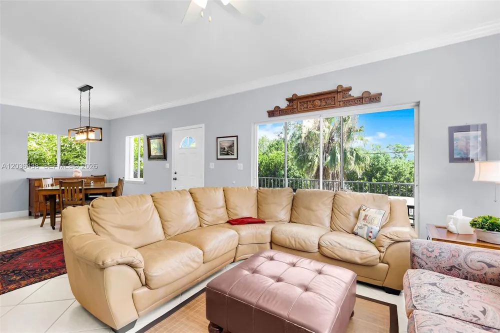 54 Tarpon Ave Key Largo, FL 33037