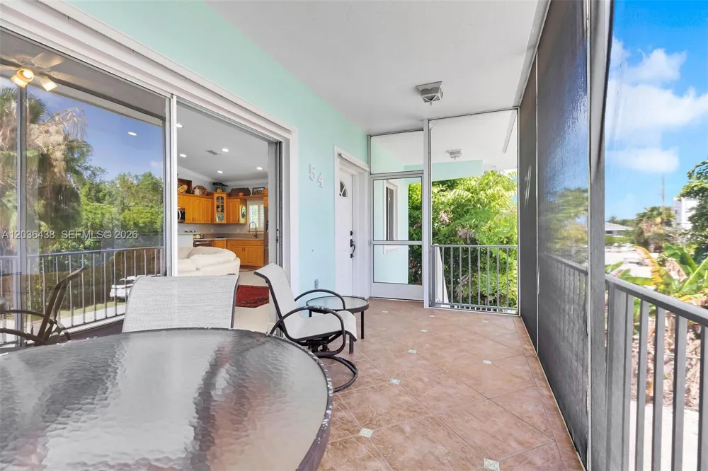 54 Tarpon Ave Key Largo, FL 33037