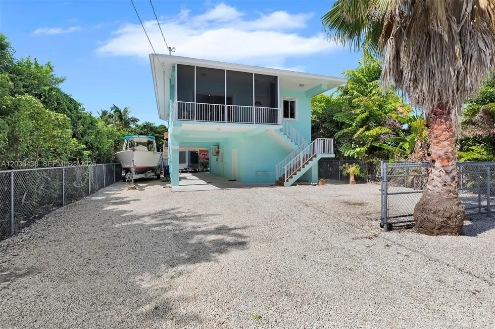 54 Tarpon Ave Key Largo, FL 33037