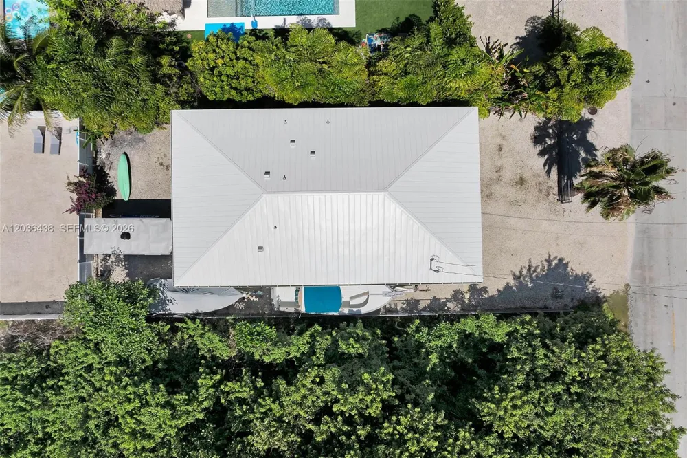 54 Tarpon Ave Key Largo, FL 33037