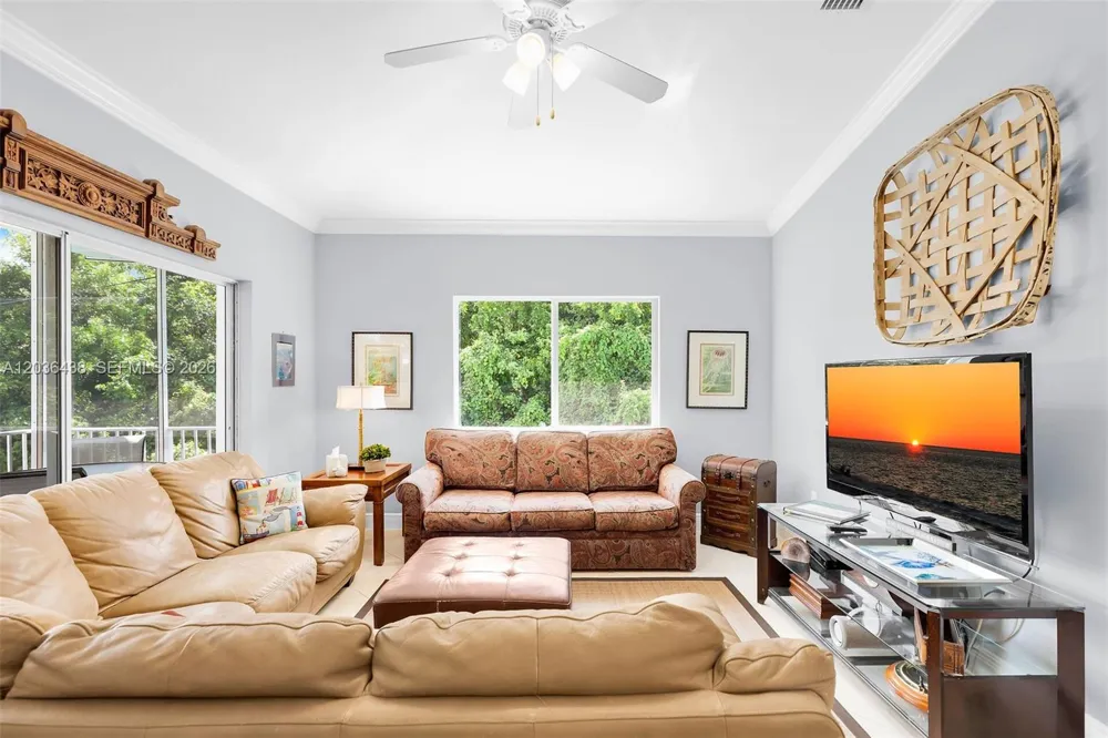 54 Tarpon Ave Key Largo, FL 33037