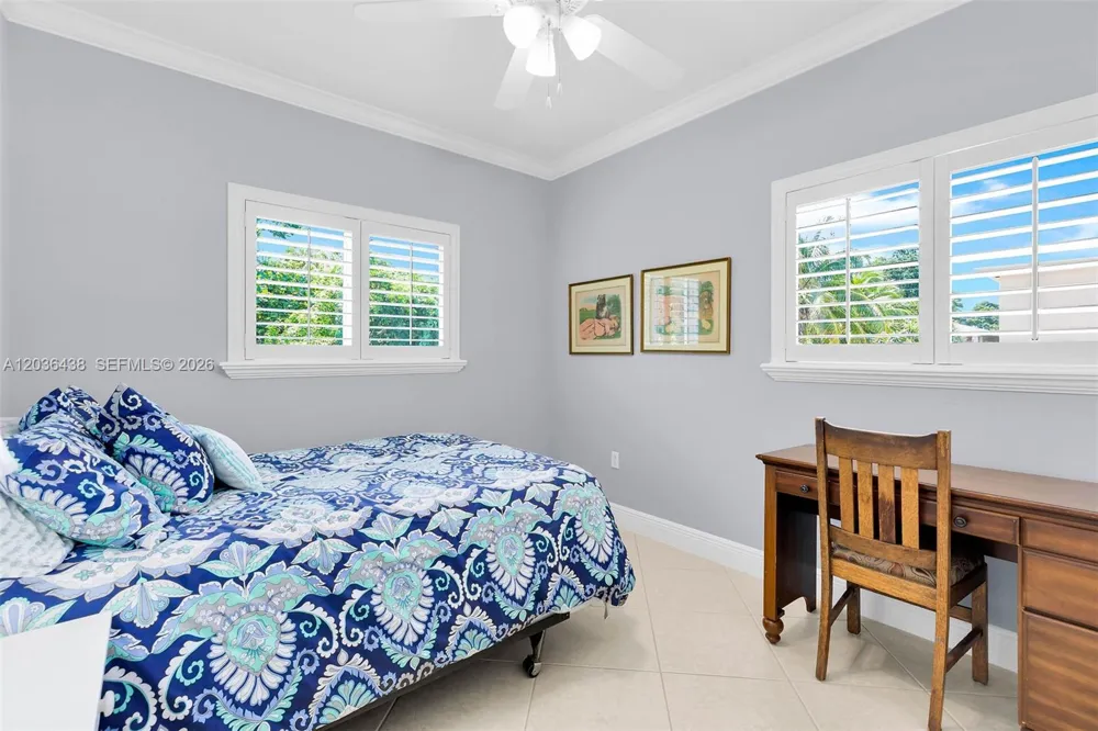 54 Tarpon Ave Key Largo, FL 33037