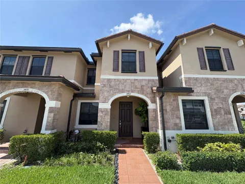 3482 W 114th Ter