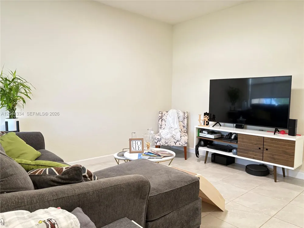 3482 W 114th Ter Hialeah, FL 33018
