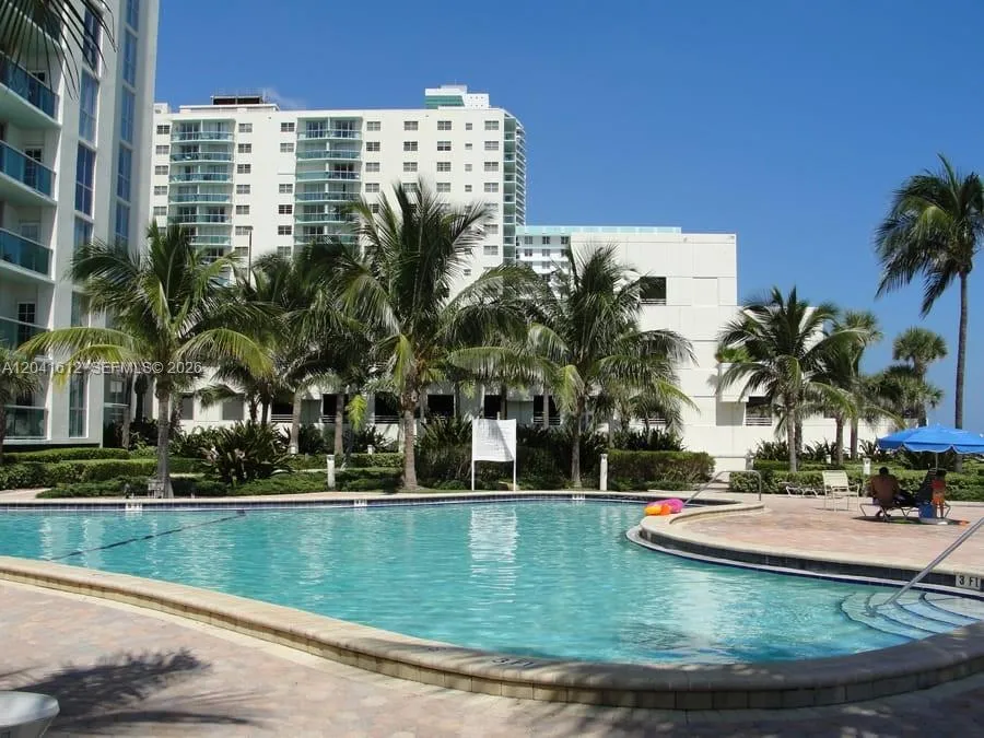 3901 S Ocean Dr #8T Hollywood, FL 33019