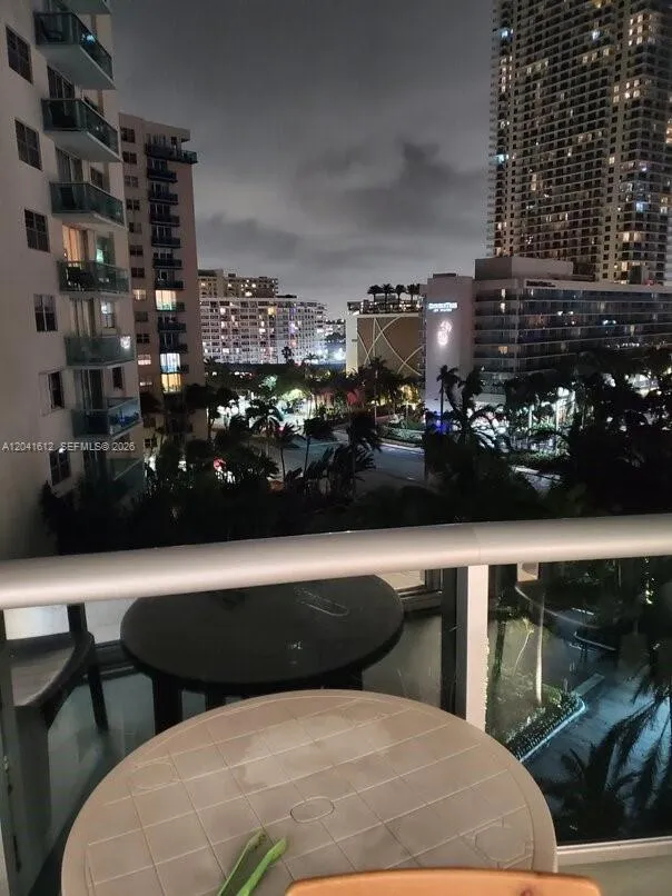 3901 S Ocean Dr #8T Hollywood, FL 33019