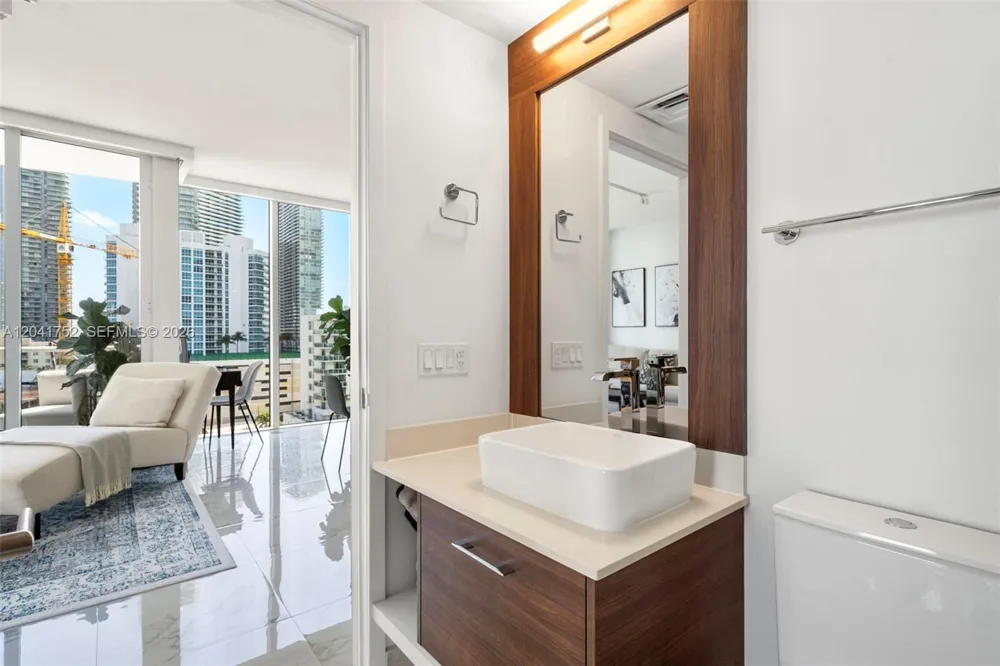 601 NE 27th St #1001 Miami, FL 33137
