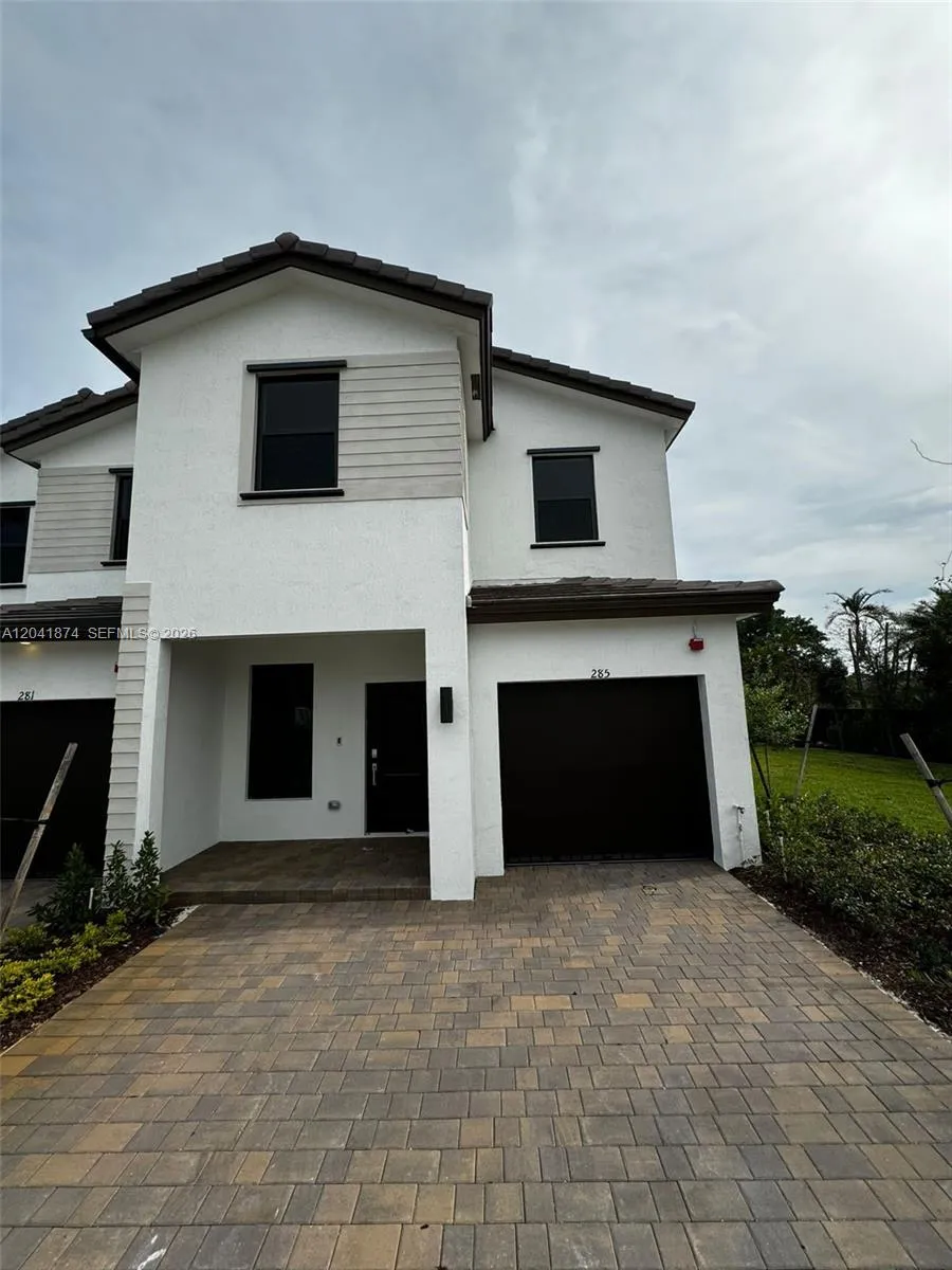 285 SW 159th Ln #0 Pembroke Pines, FL 33027