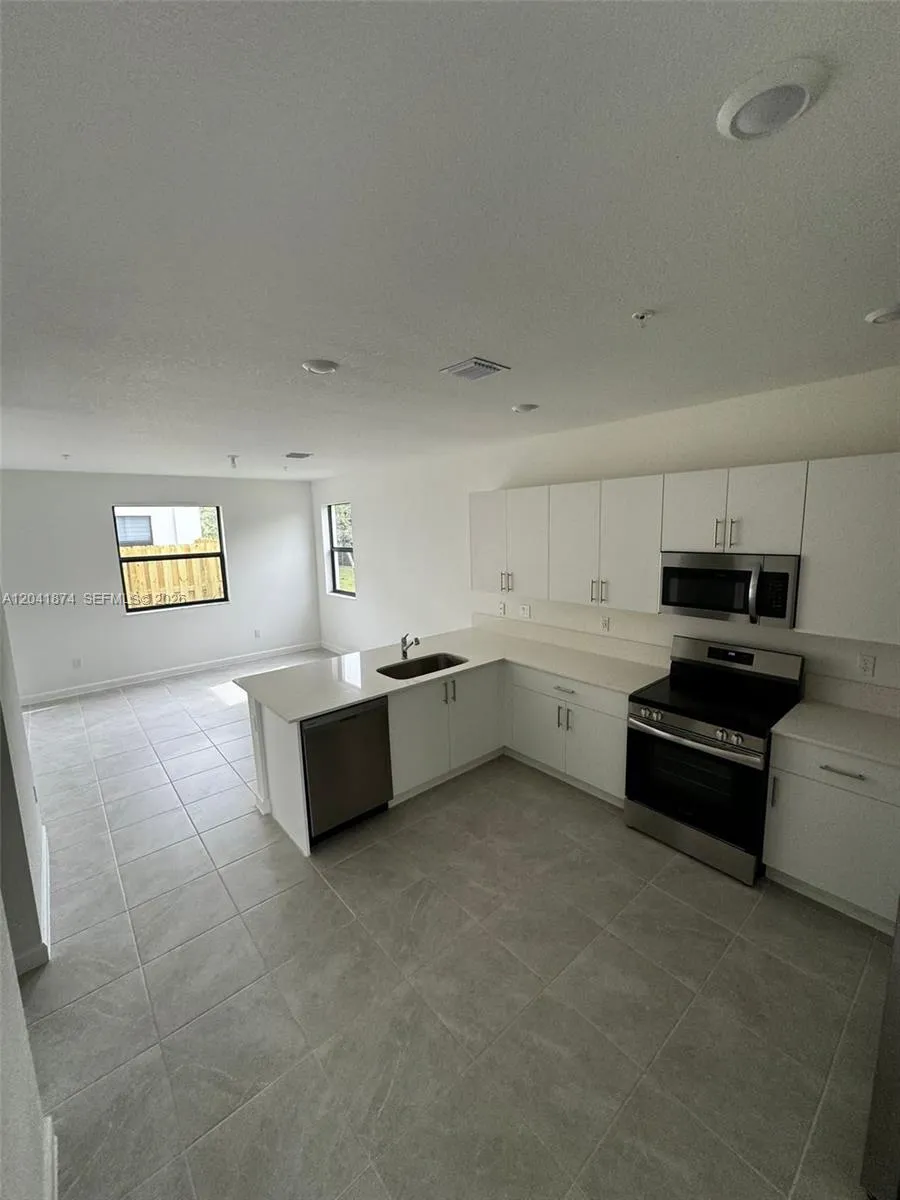 285 SW 159th Ln #0 Pembroke Pines, FL 33027